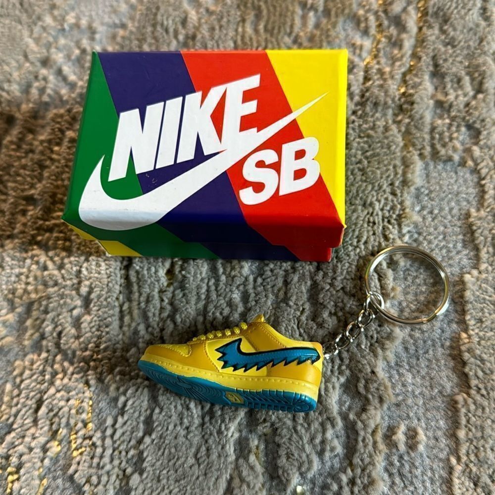 CUSTOM 1/6 Scale Sneakers Shoe keychain Nike SB Dunk Low x Grateful Dead keychai